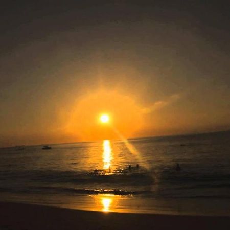 Suite Pe Na Areia- Espaco Independente Na Praia Do Curral Com Localizacao Privilegiada - Simplicidade E Comodidade Com O Por Do Sol Mais Lindo De Ilhabela - Melhor Custo Beneficio Para Ate 4 Pessoas , Na Av Jose Pacheco Do Nascimento Nº 7682 Luaran gambar