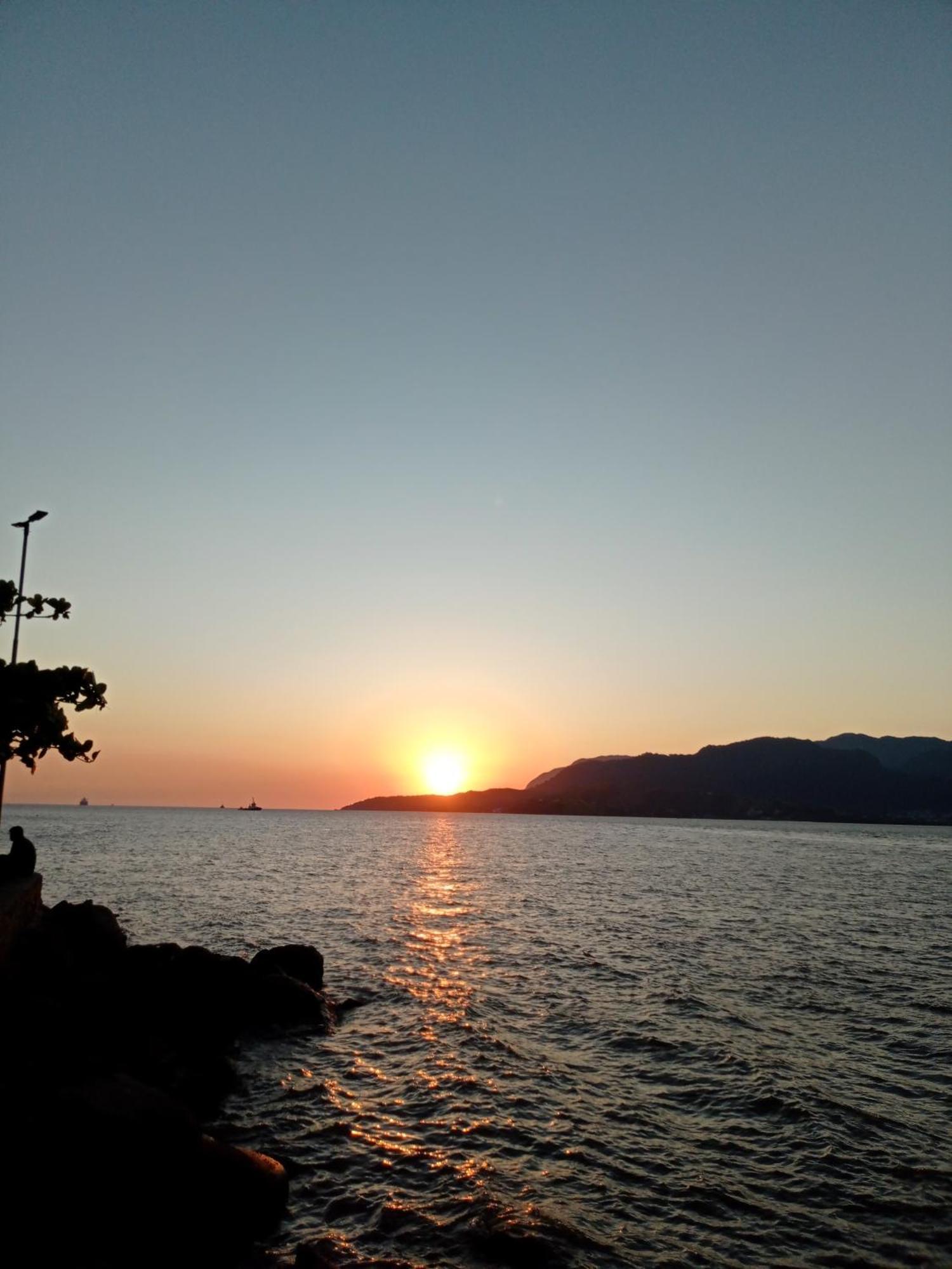 Suite Pe Na Areia- Espaco Independente Na Praia Do Curral Com Localizacao Privilegiada - Simplicidade E Comodidade Com O Por Do Sol Mais Lindo De Ilhabela - Melhor Custo Beneficio Para Ate 4 Pessoas , Na Av Jose Pacheco Do Nascimento Nº 7682 Luaran gambar